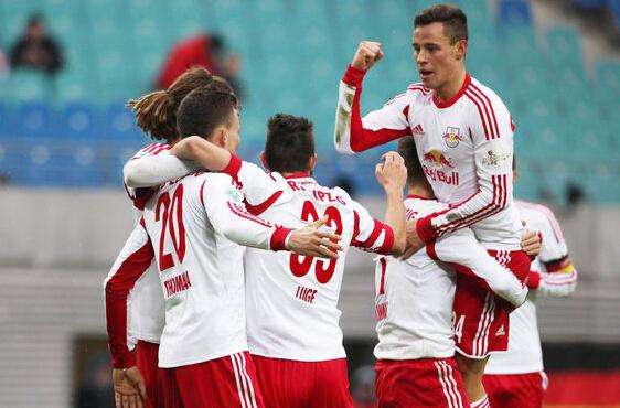  莱比锡红牛客场逆转弗莱堡延续不败金身